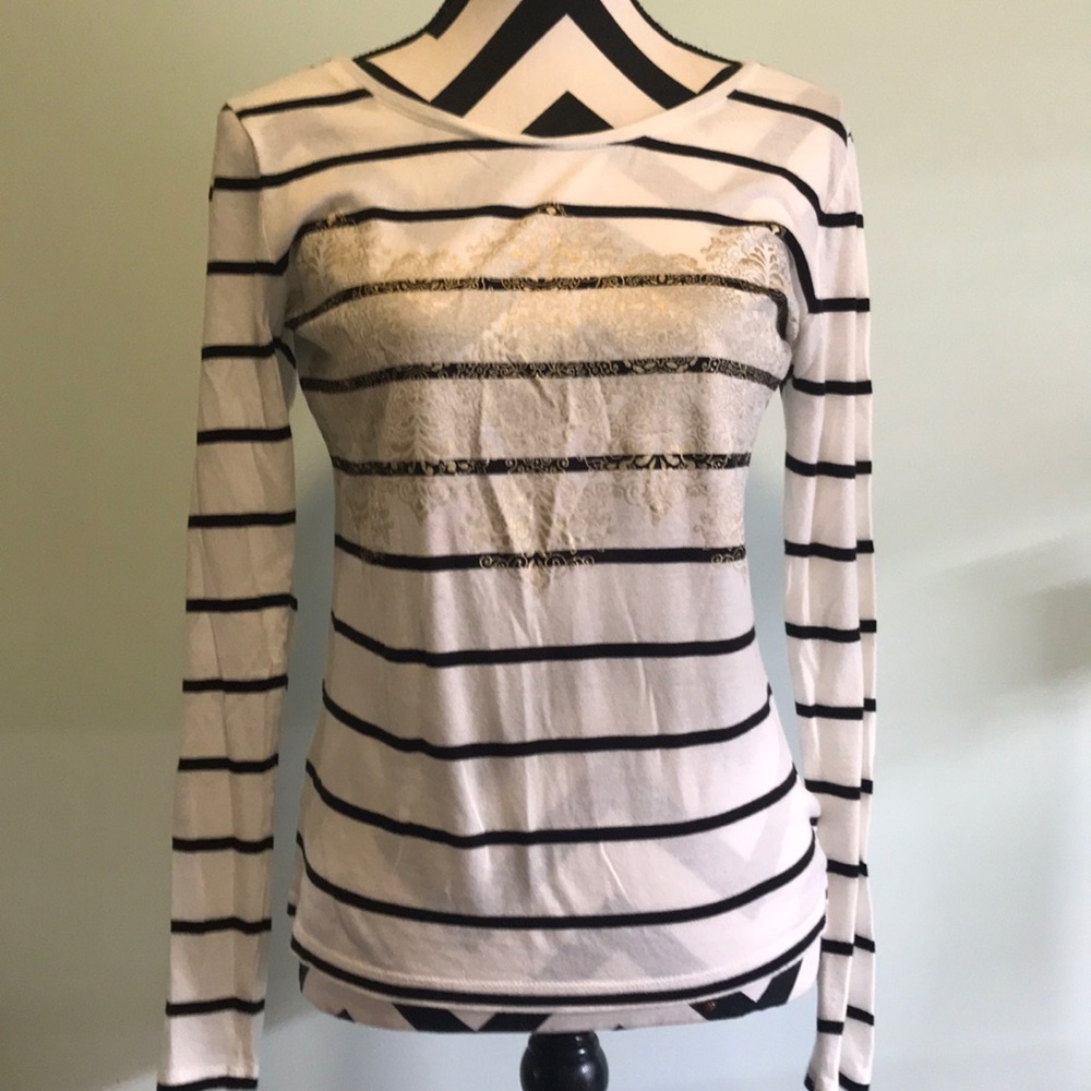 Long sleeve Loft shirt with gold detailing